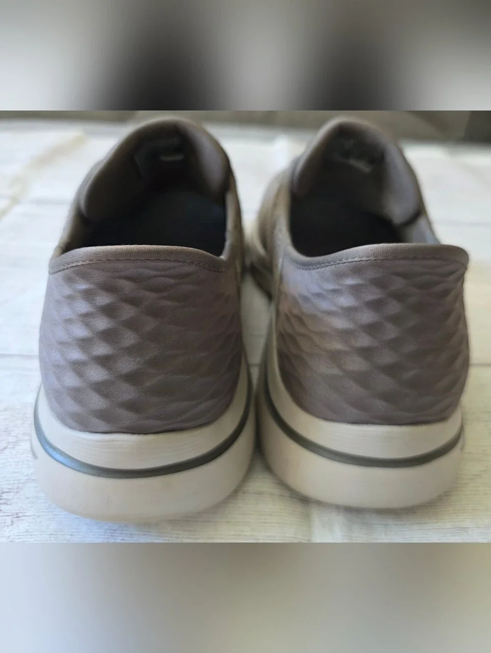 Skechers Men Size 11.5 Go Walk Slip In Arch Fit Extra Wide Taupe Comfort Sneaker